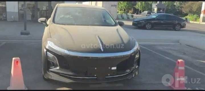 Продается Hongqi E-QM5 новый!