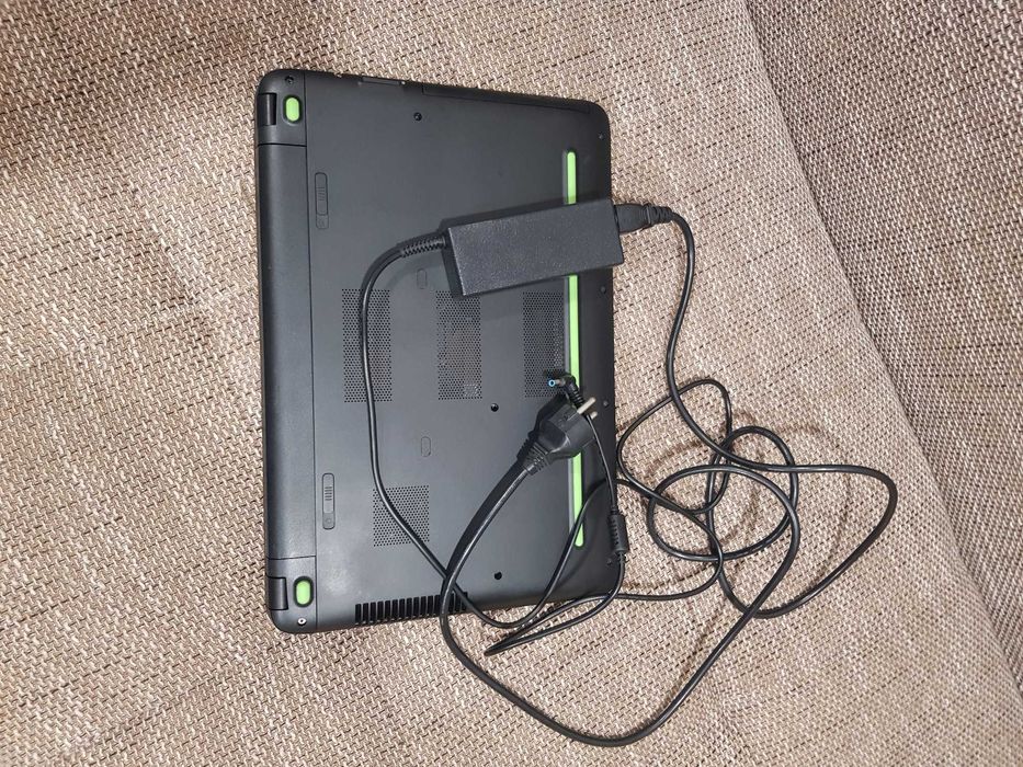 Продавам повреден HP Pavilion 15 Gaming 15-ak001nu