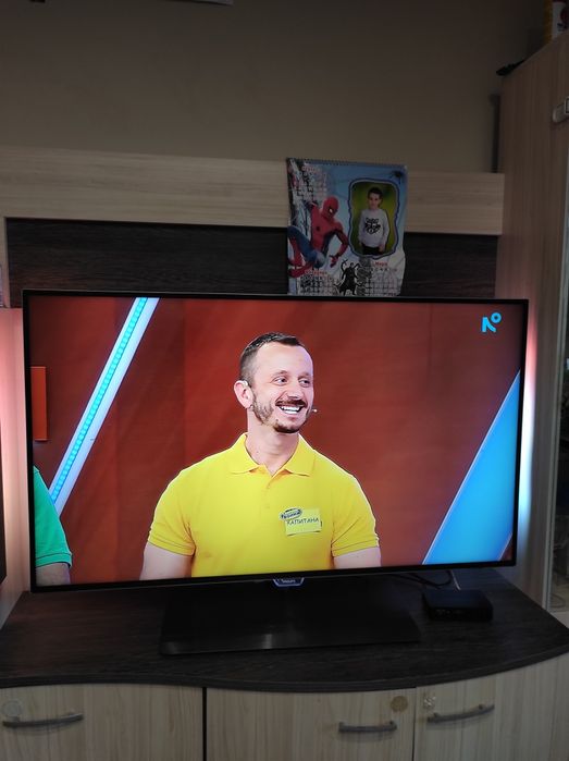 LED Телевизор PHILIPS 48 инча Ambilight