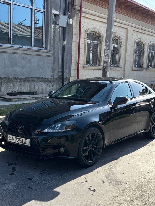 qora lexus sotiladi