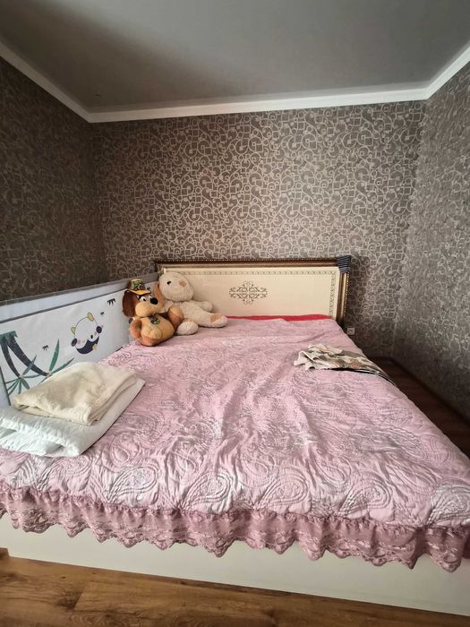 Продам спальный гарнитур