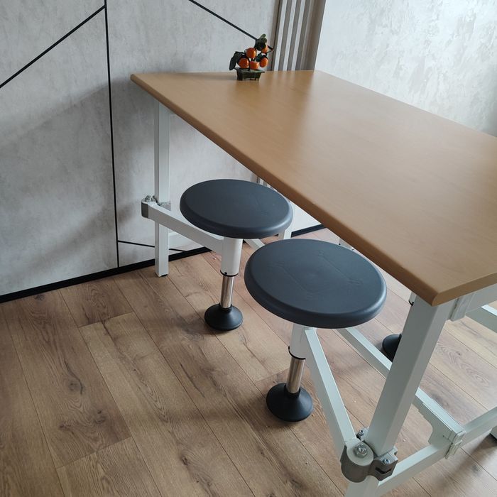 Кухонный или рабочий стол