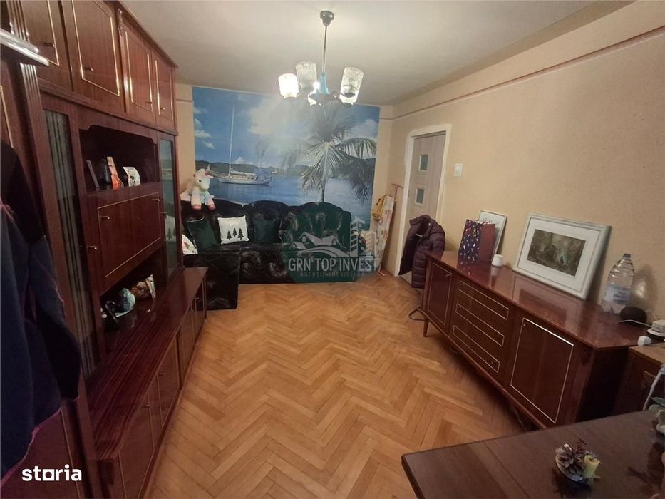 Apartament 3 camere decomandat 2 balcoane zona Calea Poplacii