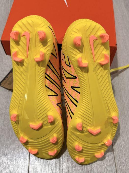 Ghete fotbal Nike JR VAPOR 15 CLUB FG/MG YELLOW marimea 38
