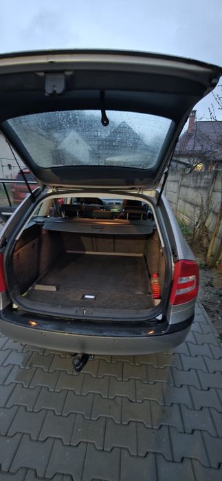 Vând Skoda Octavia II