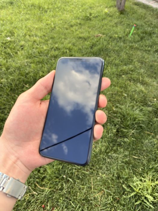 Iphone 11 Pro Max (64) ideal holatda umuman aybi yoq Face ishlidi