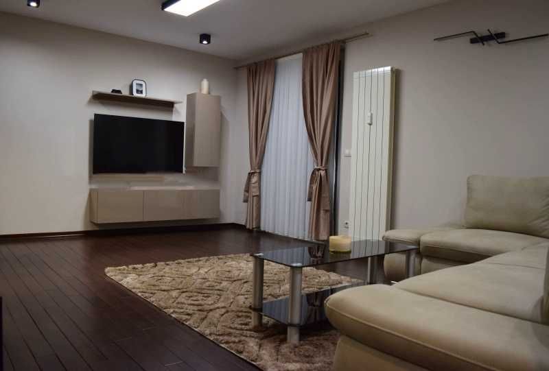 Дава се под наем Тристаен апартамент в София, Младост 2 - 110 кв.м за 899 € - Снимка #2