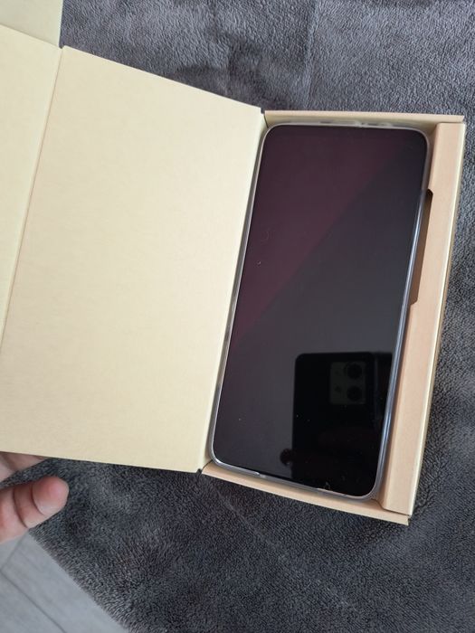 Moto G 35 нов мобилен телефон