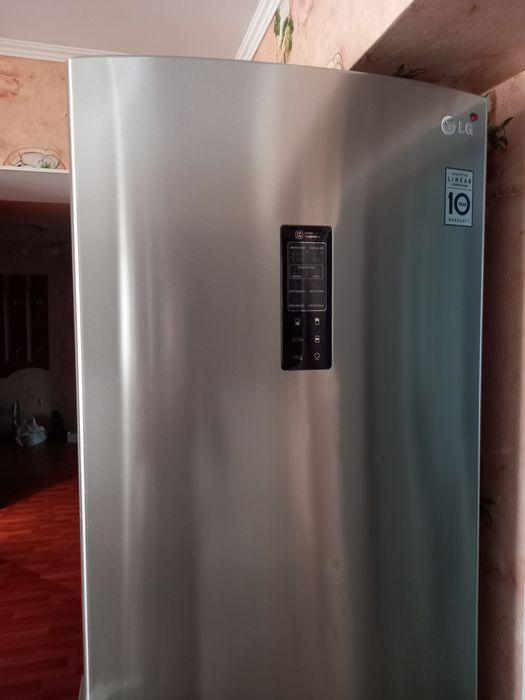 Срочно продам холодильник LG