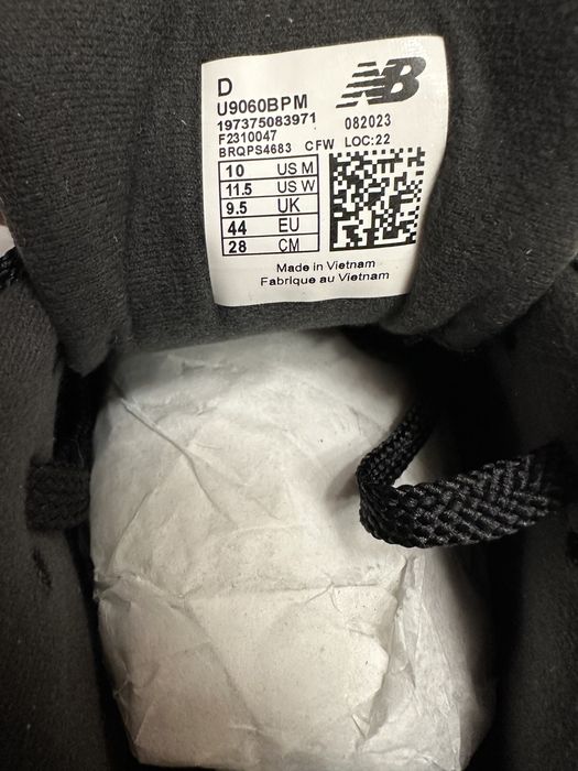 New Balance 9060 “Triple Black”