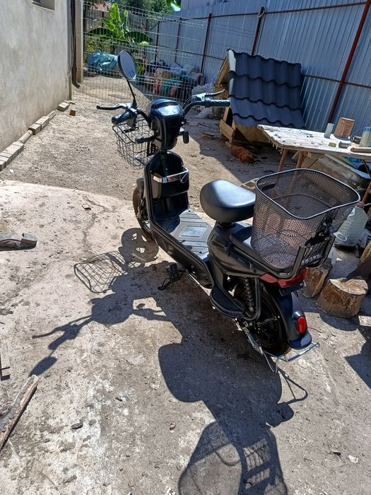 Scuter Electric 350W 20Ah cu Pedal