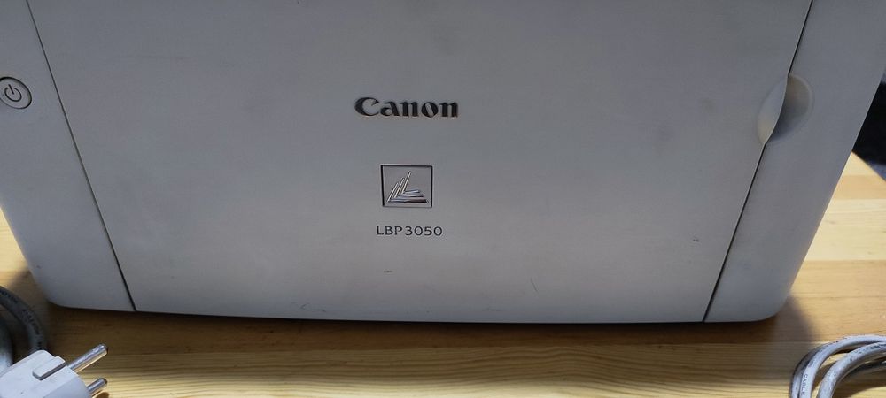 Canon LBP3050 laserniy printer