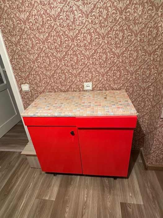 Отдам советский буфет и шкафчик