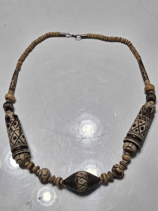 Lot vintage de 8 lanturi deosebite si frumoase