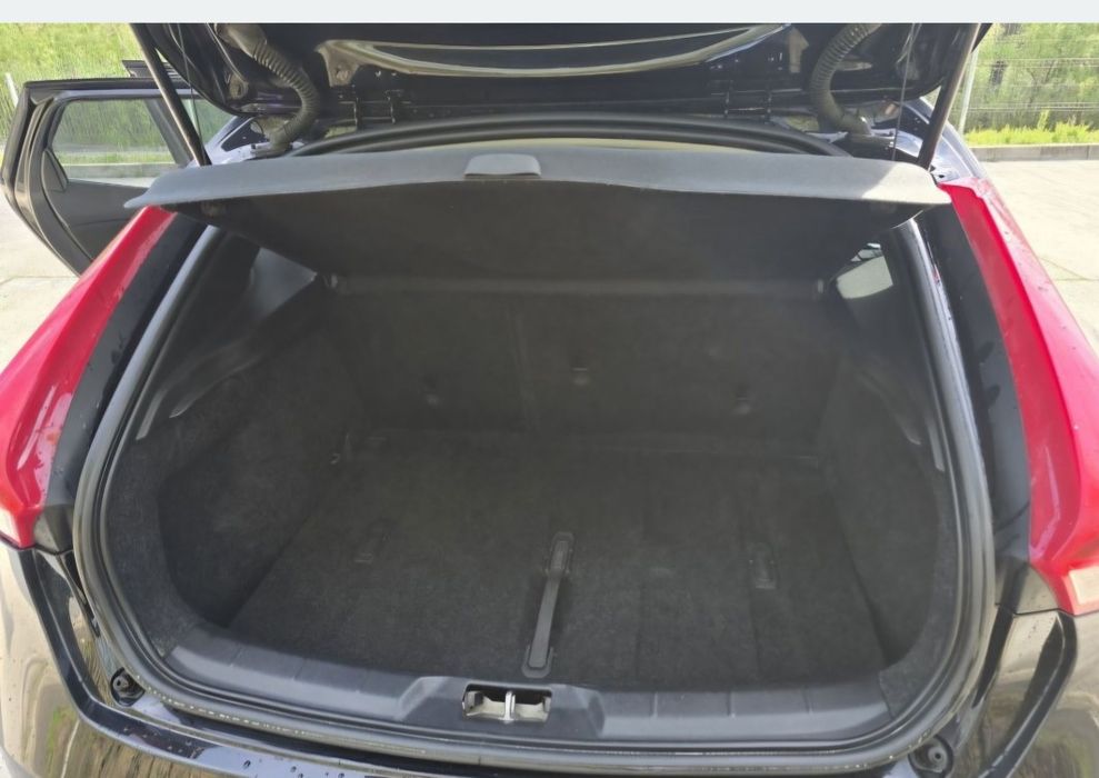Volvo V40  euro 6 capacitate 2.0 diesel
