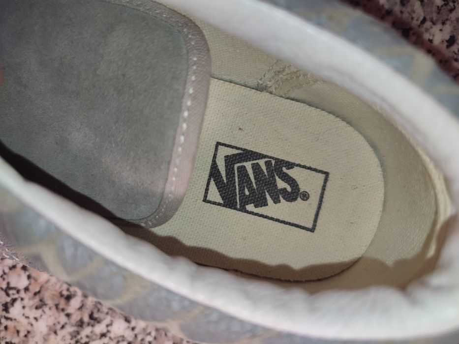 Adidași Vans de vânzare