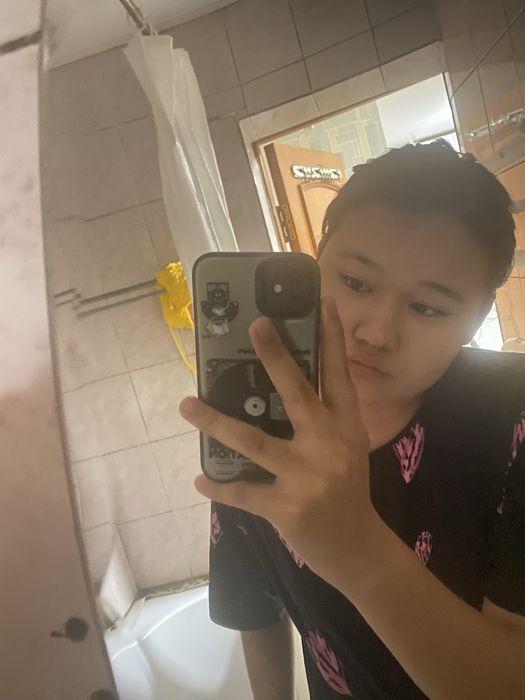 Продам Айфон 11.