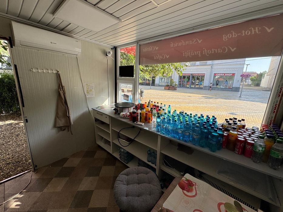 Container utilat spațiu comercial