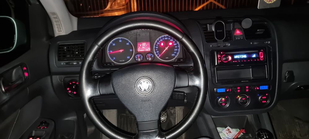 Volkswagen Golf 5-1.9 TDI,105 CP