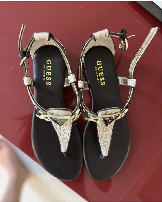 Сандали Guess