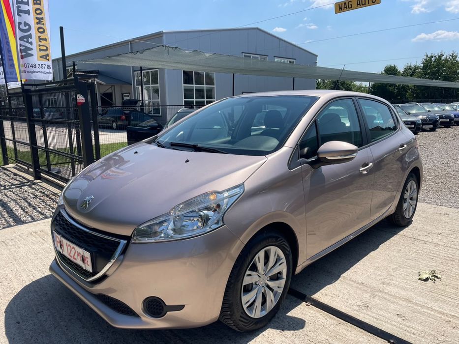 Peugeot 208 1.2 benzina 90 cp 2013 euro5 RATE FIXE