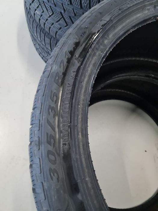 Set 4 cauciucuri 2 lățimi iarna 305/35R21 /275/40R21 Pirelli scorpion