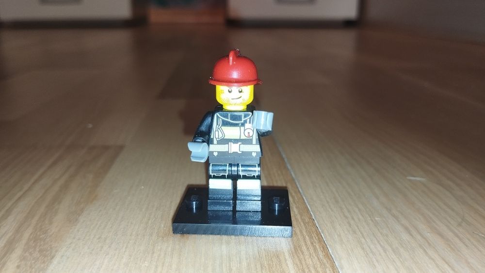 Vand set Lego cu o masina de pompieri