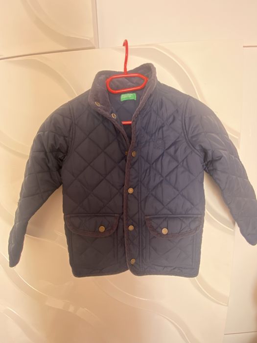 Есенно / пролетно тъмно синьо яке на баклавички UC of beneton  120 см