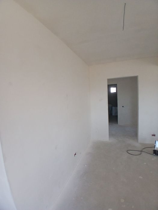 Echipă serioasă de 2–3 persoane, cu experiență în renovări interioare  parchet- Glet și îndreptarea pereților - Zugrăvit -Gresie-Faianță, Rigips