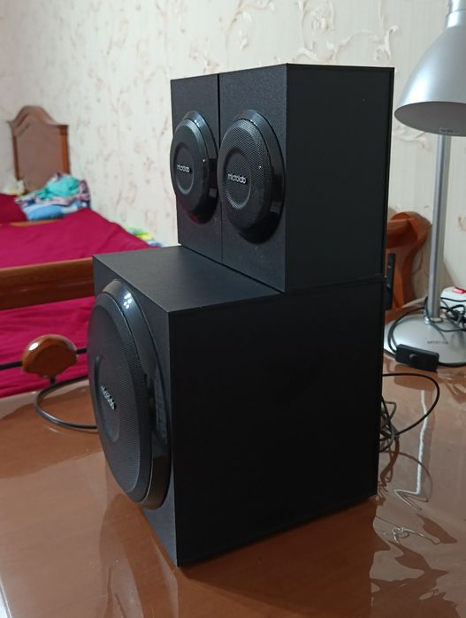Продаю колонки Microlab M-110 в черном корпусе