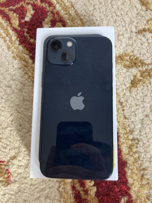 Продам iPhone 13.