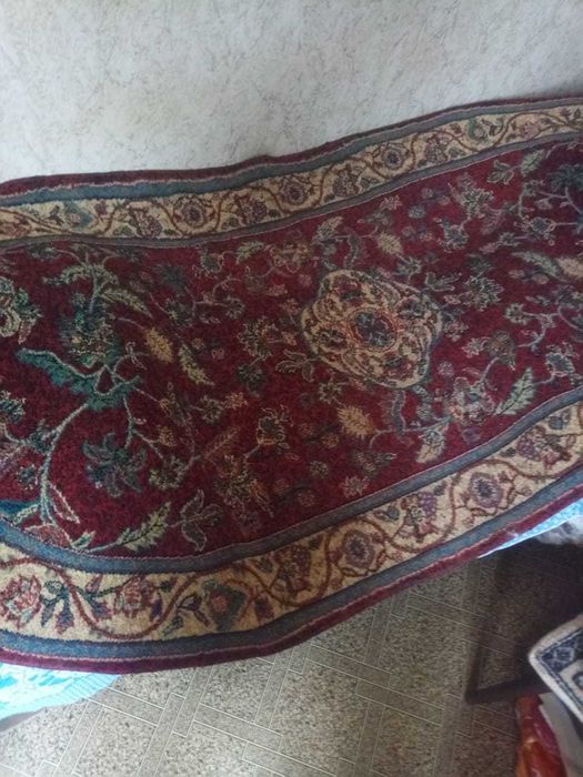 Ковер овальной формы, размер  2 х1, мягкий, легкий, новый