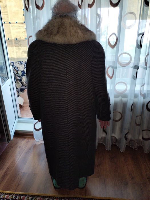 Зимнее пальто с песцом