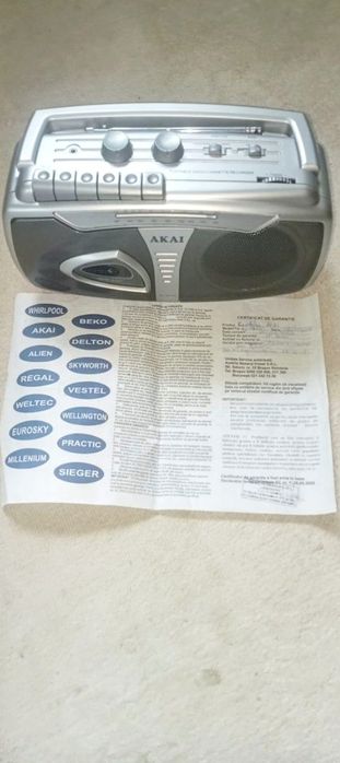 Radiocasetofon Akai vechi