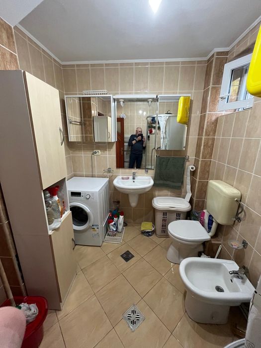 Apartament 4 camere, etaj 3 cu boxa și garaj, cartierul Sasar, strada  Ioan  Slavici