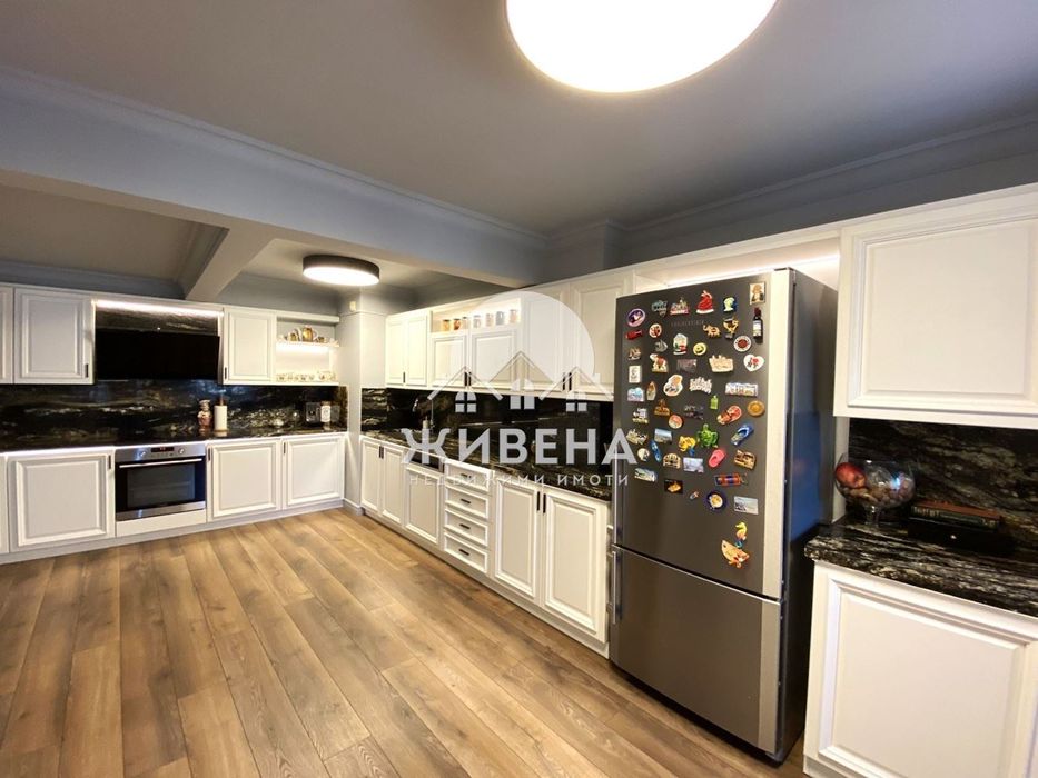 Дава се под наем Къща в Варна, м-т Евксиноград - 800 кв.м за 4000 € - Снимка #2