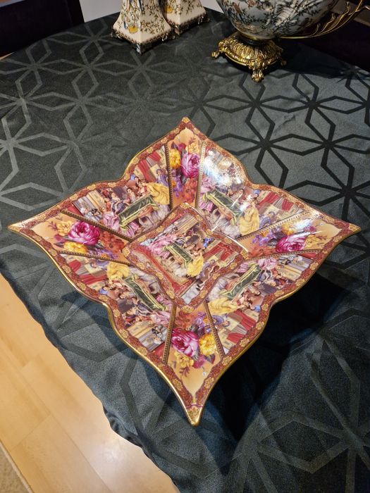 Страхотна голяма антикварна порцеланова фруктиера