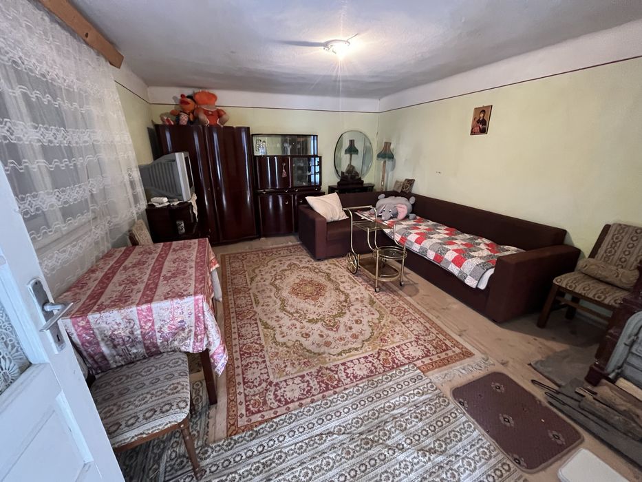 Casa de vanzare sat Petrani