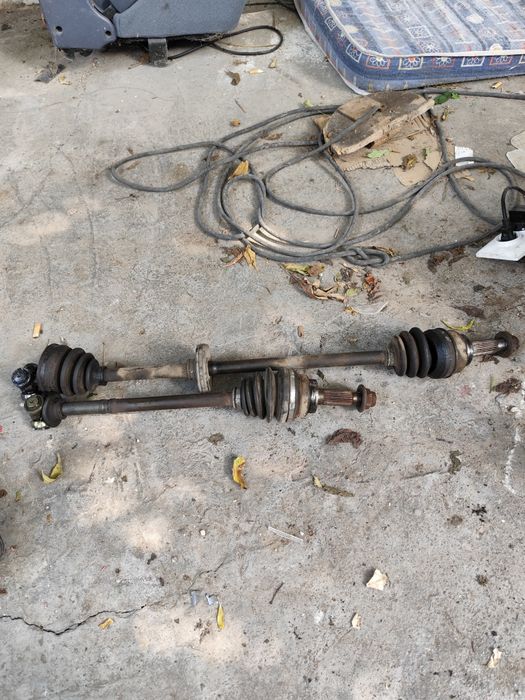 Полуоски за mazda demio бензин от 97 до 2003 година