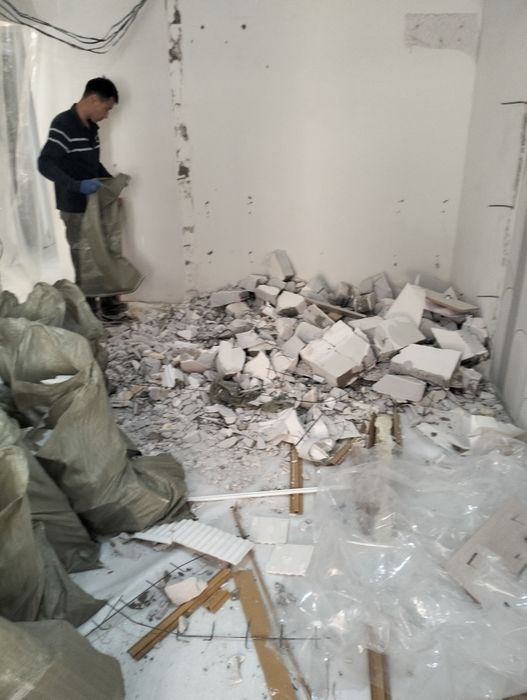 Демонтаж стен перегородок и кафеля уборка вывоз мусора