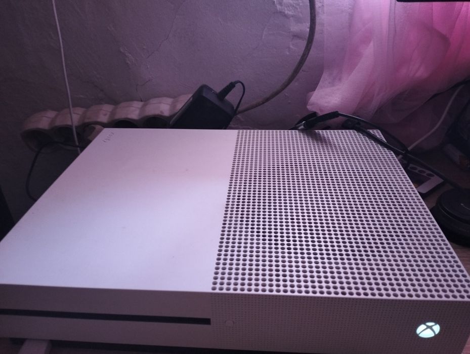 Vind Xbox one s stare bună