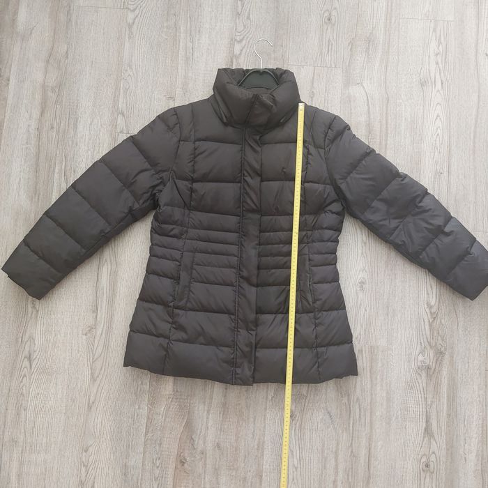 Две черни женски якета якета