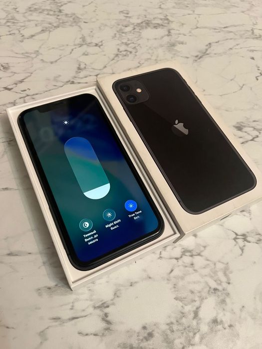 Продам айфон (11)