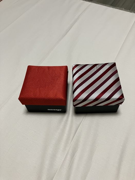 Cravata noua  in cutie