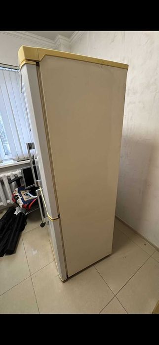Продам холодильник Samsung