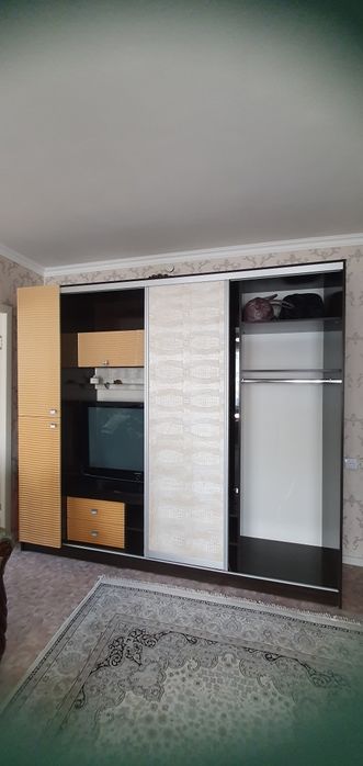 Стенка со шкафами