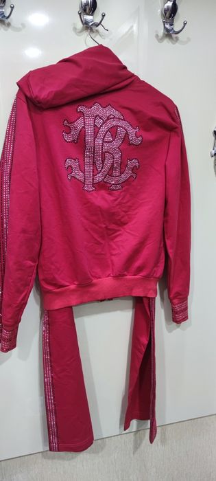 Женский спортивный костюм .250 тысяч