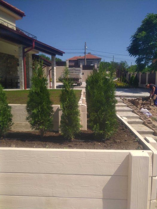 Саксии и кашпи за цветя