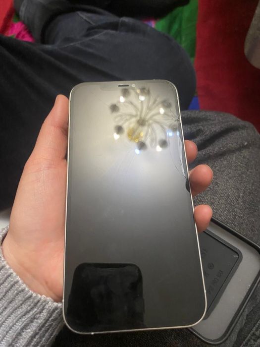 Продам 12 про макс