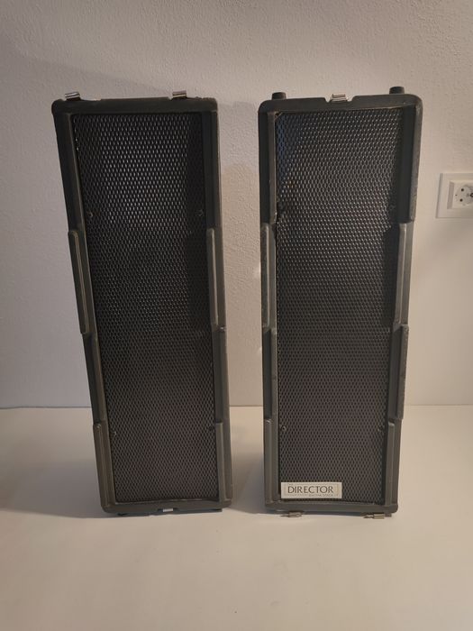 Boxe The Director by Yak Stack speakers